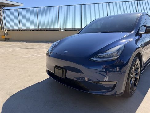 Used 2022 Tesla Model Y Long Range AWD/4WD image 22