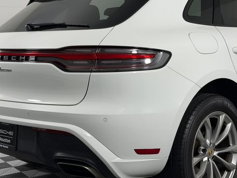 Certified 2023 Porsche Macan image 13