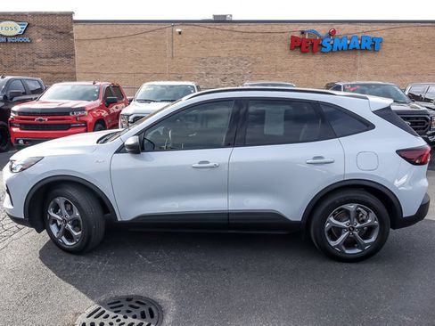 Certified 2025 Ford Escape ST-Line w/ Equipment Group 301A FWD image 5