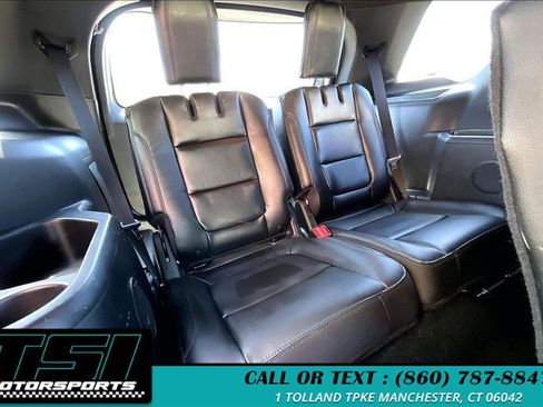 Used 2017 Ford Explorer XLT w/ Equipment Group 202A AWD/4WD image 27