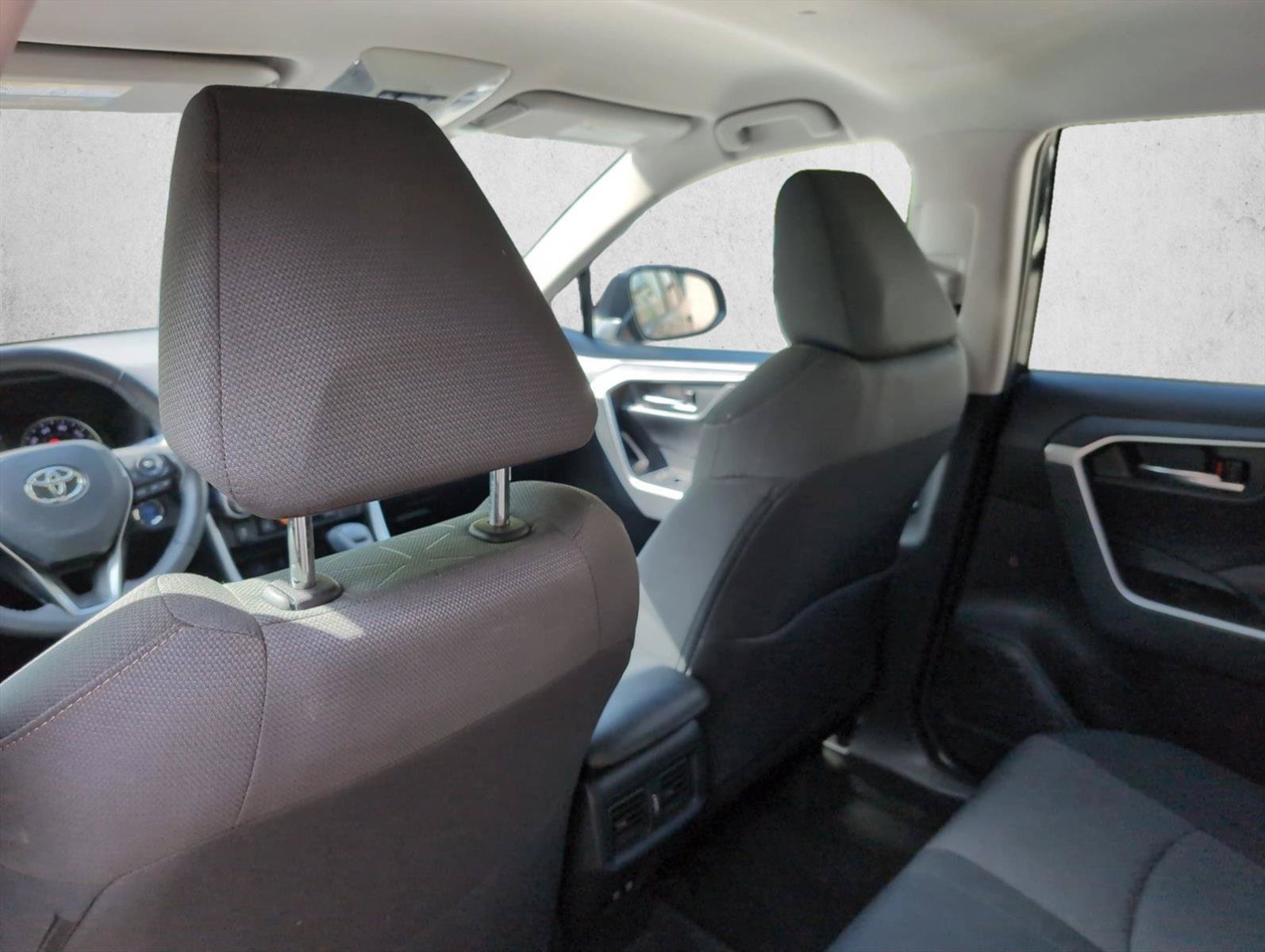 Used 2021 Toyota RAV4 XLE w/ XLE Grade Weather Package AWD/4WD image 21