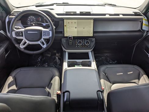 New 2026 Land Rover Defender 130 X-Dynamic SE image 22