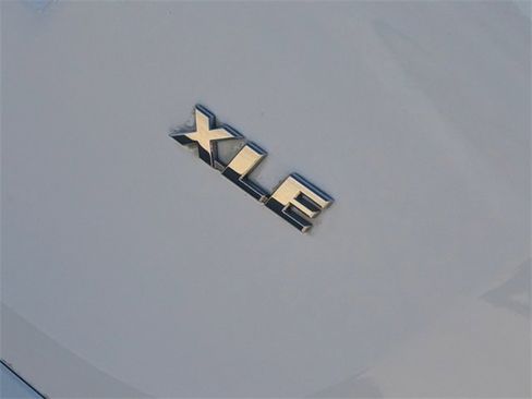 Used 2016 Toyota RAV4 XLE image 8