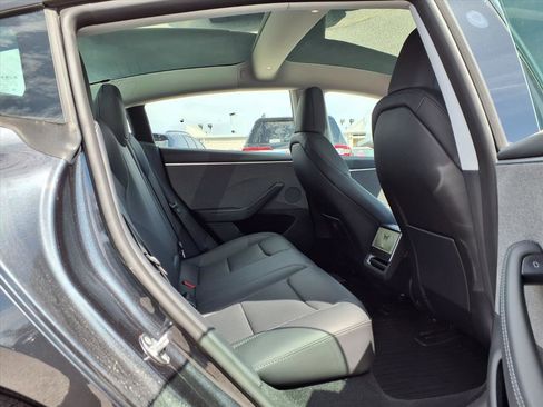 Used 2025 Tesla Model 3 Long Range image 28