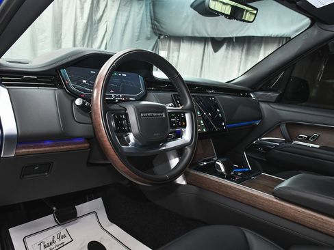 Used 2024 Land Rover Range Rover Autobiography image 23