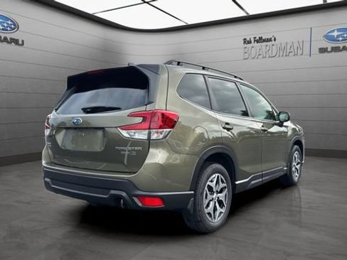 Used 2024 Subaru Forester Premium AWD/4WD image 5