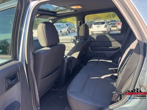 Used 2010 Ford Escape XLT image 22