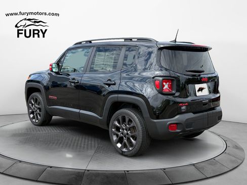 Used 2023 Jeep Renegade Latitude AWD/4WD image 5