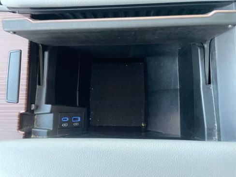 Used 2022 Toyota Sienna XLE w/ XLE Plus Package image 28