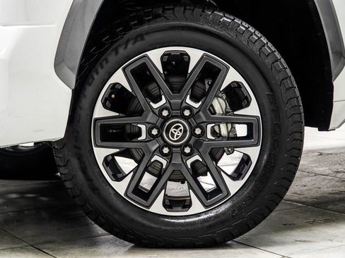 Used 2025 Toyota Tundra Limited AWD/4WD image 3