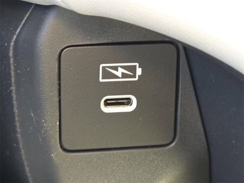 New 2026 Honda HR-V LX image 8