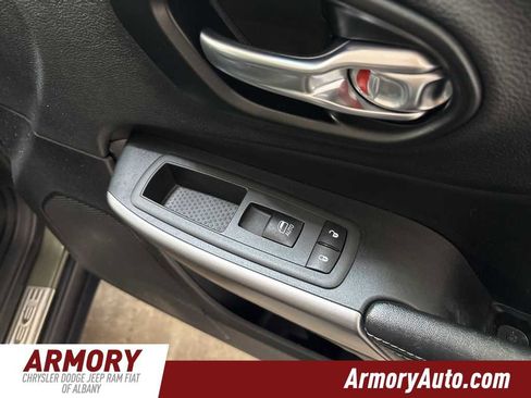 Used 2021 Jeep Cherokee Latitude Lux w/ Sun & Sound Group image 38