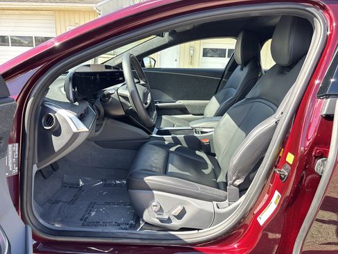 Used 2024 Lucid Air Touring AWD/4WD image 45