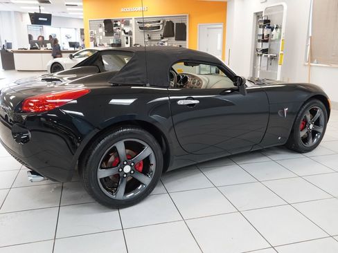 Used 2007 Pontiac Solstice Convertible RWD image 30