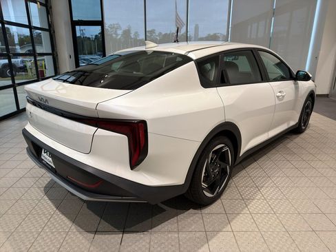 Used 2025 Kia K4 EX image 5