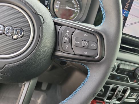 Used 2025 RAM 1500 Limited AWD/4WD image 24