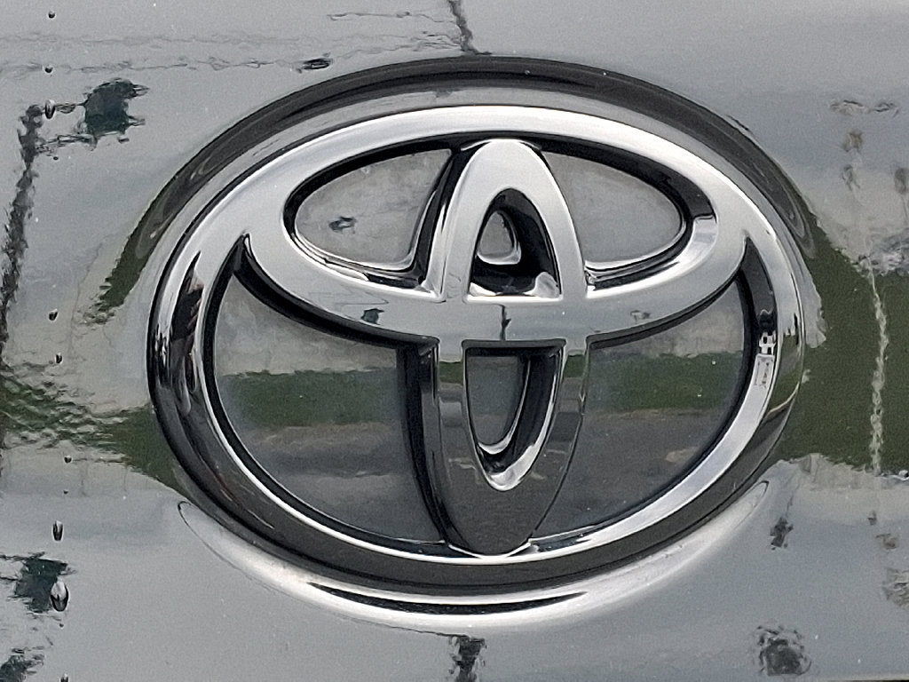 Used 2024 Toyota Corolla Cross AWD Hybrid image 28