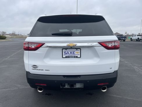 Used 2018 Chevrolet Traverse LT image 9