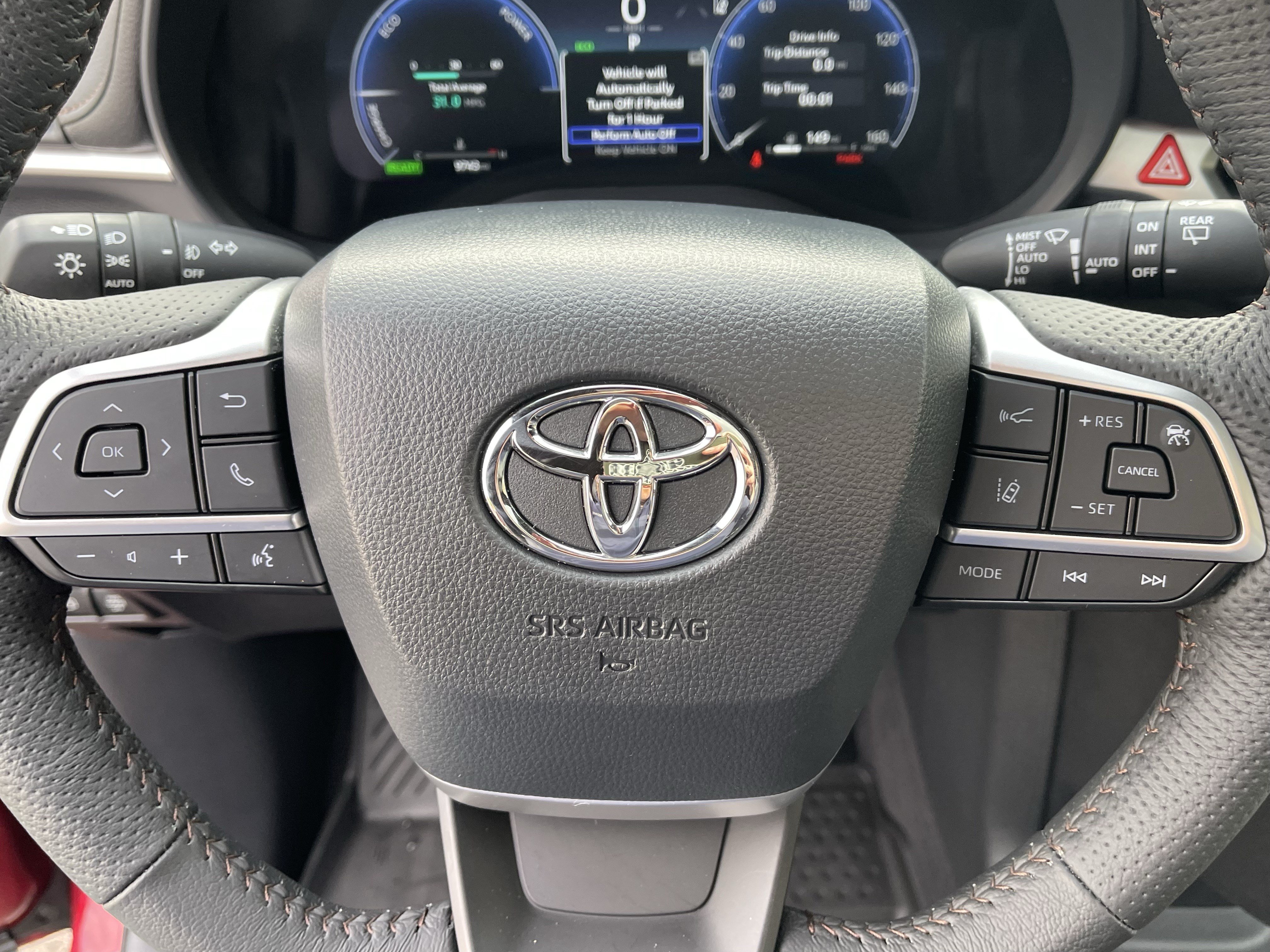 Used 2025 Toyota Sienna Platinum AWD/4WD image 21
