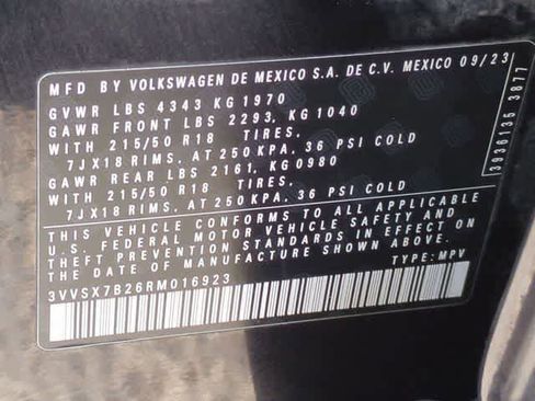 Used 2024 Volkswagen Taos SE image 32