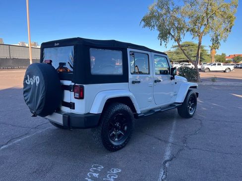 Used 2017 Jeep Wrangler Unlimited Sahara w/ Connectivity Group image 9