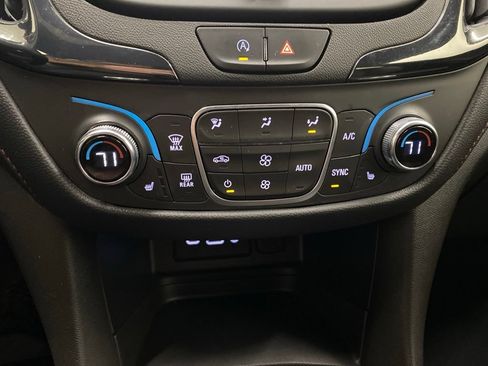 Used 2023 Chevrolet Equinox RS w/ LPO, Floor Liner Package AWD/4WD image 20