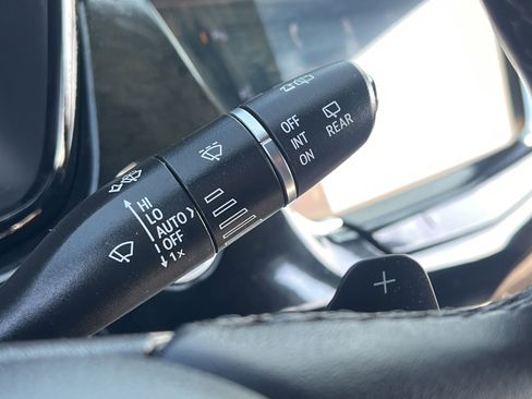 Used 2022 Cadillac XT6 Premium Luxury w/ Technology Package image 13