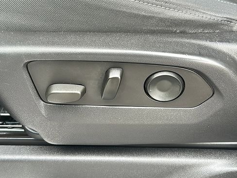 Used 2022 Chevrolet Silverado 1500 LT image 15