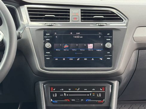 Certified 2023 Volkswagen Tiguan SE FWD image 7