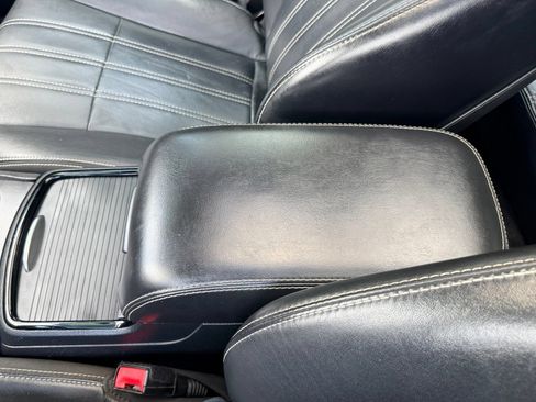 Used 2015 Chrysler 300 S RWD image 52
