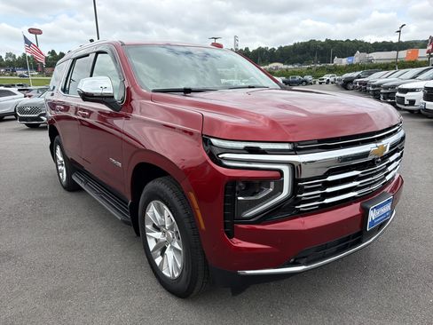 Used 2025 Chevrolet Tahoe Premier AWD/4WD image 3