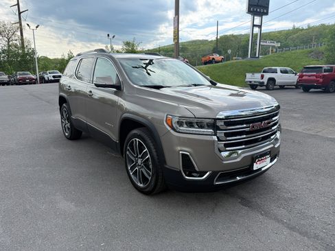 Used 2023 GMC Acadia SLT w/ Technology Package AWD/4WD image 7