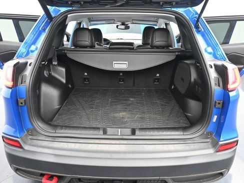 Used 2022 Jeep Cherokee Trailhawk w/ Sound & Nav Group AWD/4WD image 19