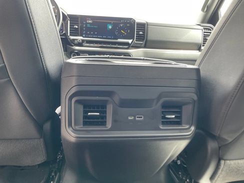 Used 2023 Chevrolet Silverado 1500 LT w/ Leather Package AWD/4WD image 39
