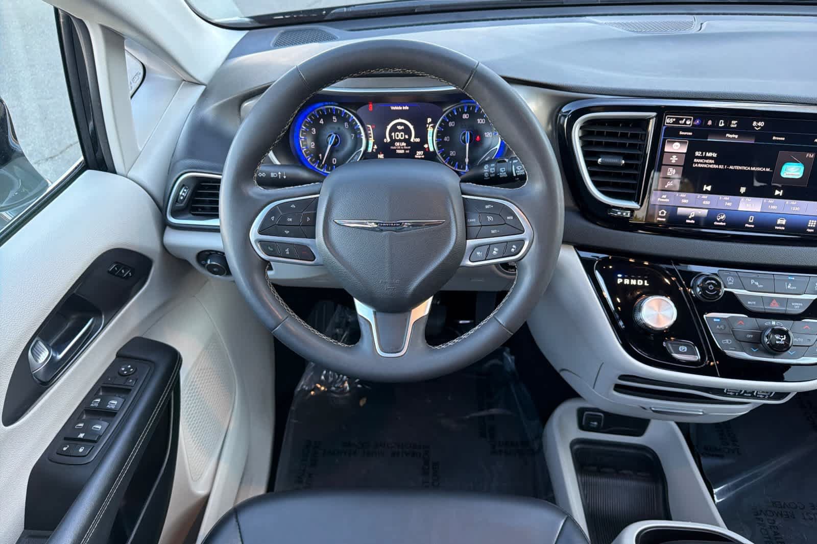 Used 2024 Chrysler Pacifica Touring-L FWD image 14