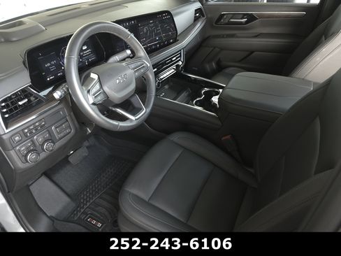 Used 2026 Chevrolet Suburban Z71 w/ Comfort Package AWD/4WD image 11