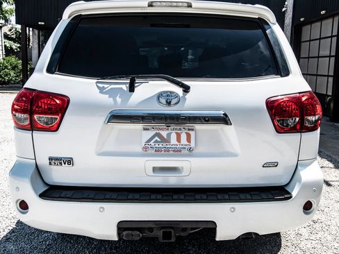 Used 2014 Toyota Sequoia Platinum AWD/4WD image 8