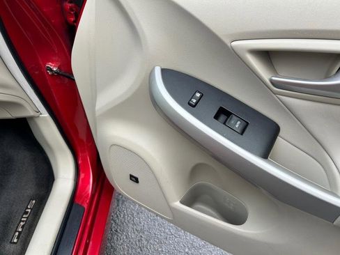 Used 2013 Toyota Prius Four w/ Deluxe Solar Roof Pkg image 38