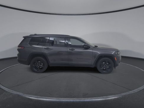 Used 2023 Jeep Grand Cherokee L Laredo AWD/4WD image 19