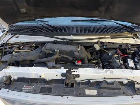 Used 1995 Ford E-250 and Econoline 250 Heavy-Duty RWD image 25