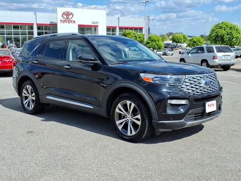 Used 2020 Ford Explorer Platinum w/ Premium Technology Package AWD/4WD image 2
