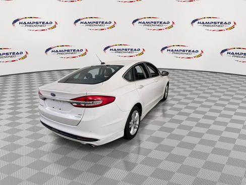 Used 2018 Ford Fusion SE w/ Fusion SE Technology Package image 8