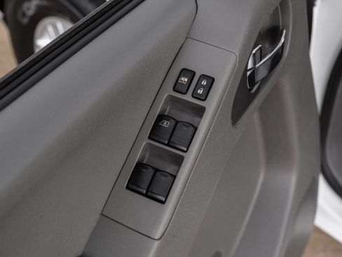 Used 2020 Nissan Frontier SV RWD image 40