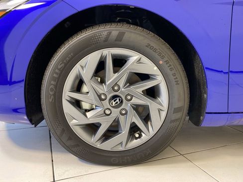 New 2025 Hyundai Elantra Hybrid FWD image 9