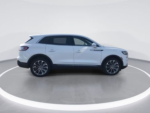 Used 2023 Lincoln Nautilus Reserve AWD/4WD image 9