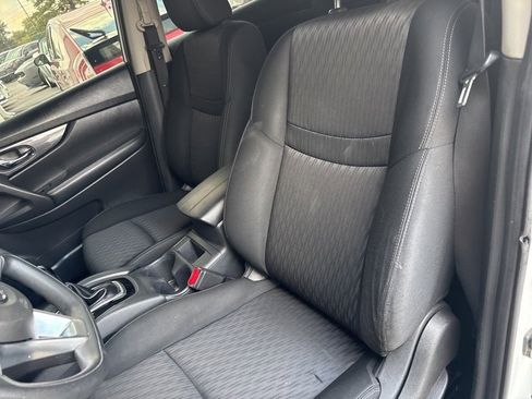 Used 2018 Nissan Rogue S image 7