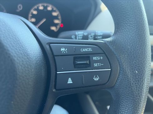 Used 2025 Honda HR-V LX image 15