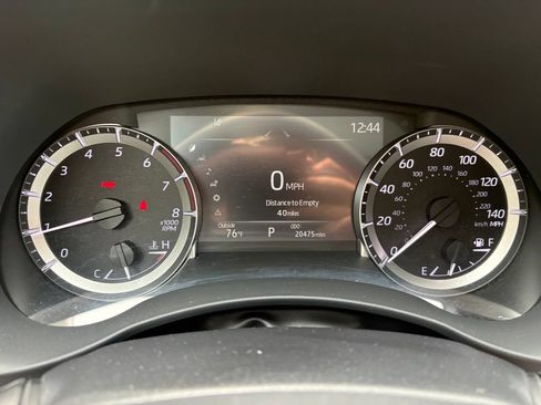 Used 2024 Toyota Highlander XLE AWD/4WD image 20