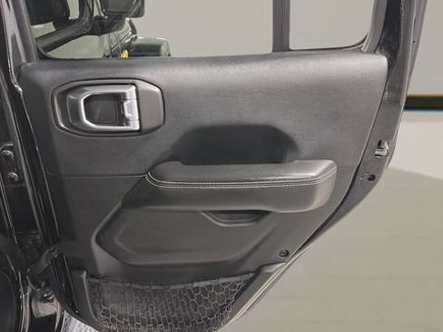 Used 2018 Jeep Wrangler Unlimited Sahara AWD/4WD image 25