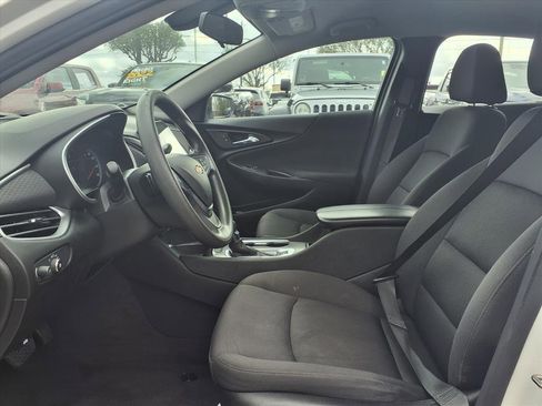 Used 2022 Chevrolet Malibu LT image 16